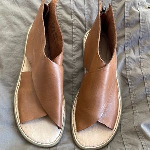 Womens born idea sandals size 6M